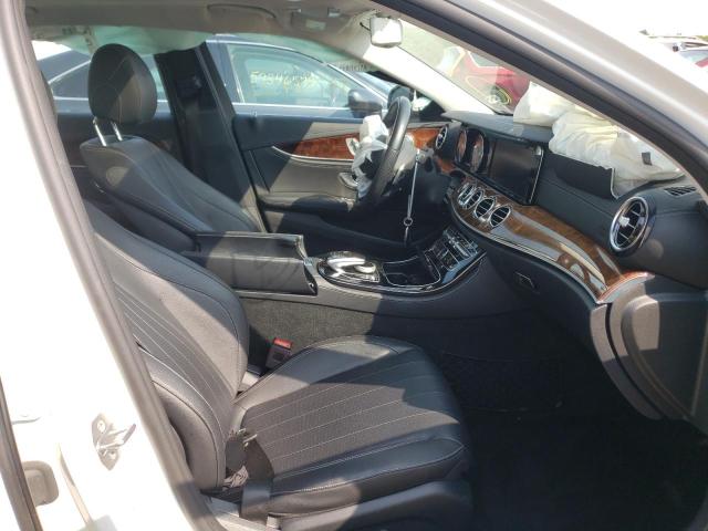Photo 5 from auction – 2017 MERCEDES-BENZ E 300 with VIN WDDZF4JB1HA193624