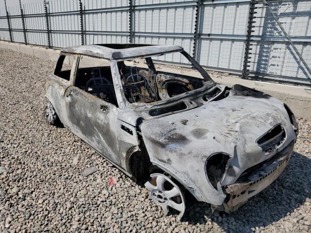 Photo 10 from auction – 2004 MINI COOPER S with VIN WMWRE334X4TD85273