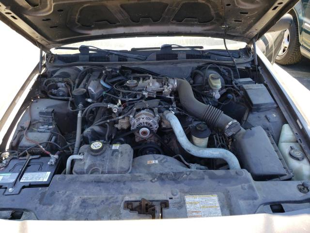 Photo 7 from auction – 2002 FORD CROWN VICT with VIN 2FAFP71W52X145594