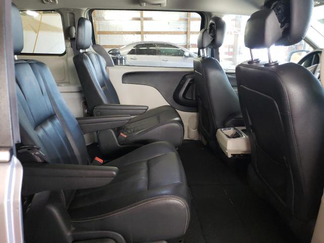Photo 6 from auction – 2016 CHRYSLER TOWN & COU with VIN 2C4RC1BGXGR290410