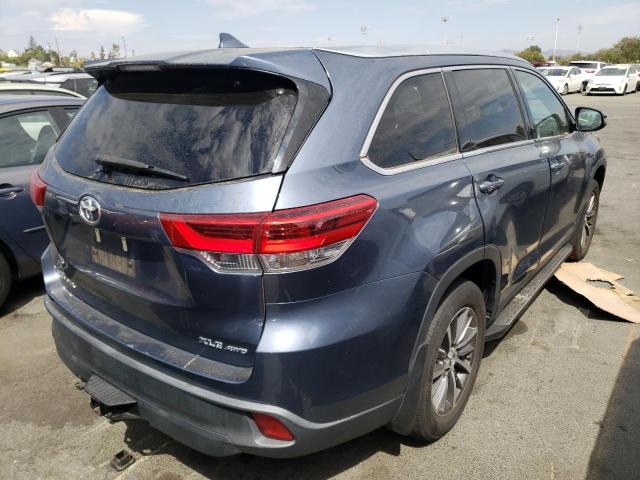Photo 4 from auction – 2019 TOYOTA HIGHLANDER with VIN 5TDJZRFH8KS917845