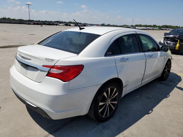 Photo 4 from auction – 2013 CHRYSLER 200 LIMITE with VIN 1C3CCBCG1DN521119