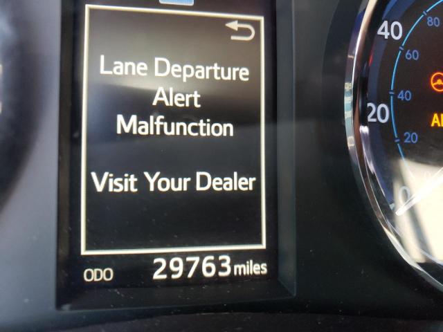 Photo 8 from auction – 2018 TOYOTA COROLLA L with VIN 5YFBURHE6JP806627