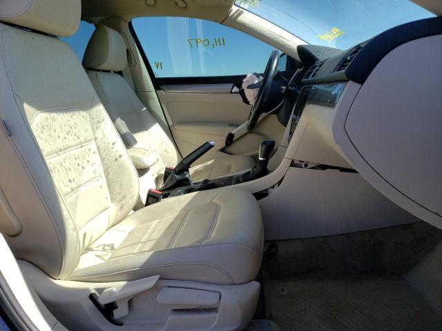 Photo 5 from auction – 2015 VOLKSWAGEN PASSAT S with VIN 1VWAT7A37FC095027