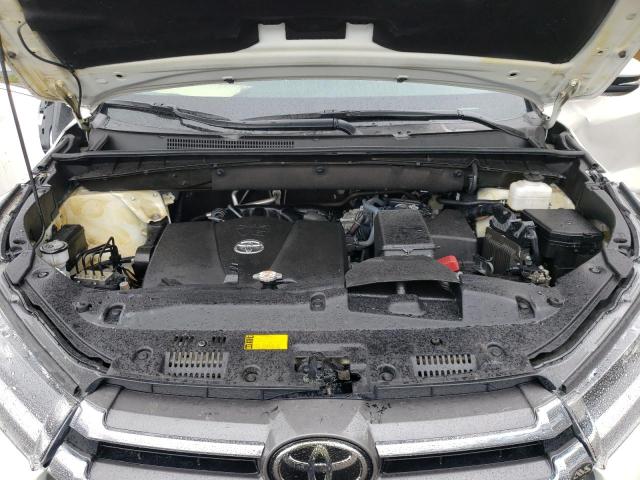 Photo 7 from auction – 2018 TOYOTA HIGHLANDER with VIN 5TDJZRFH2JS901946