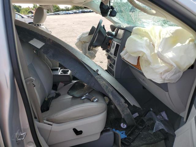 Photo 5 from auction – 2010 CHRYSLER TOWN & COU with VIN 2A4RR6DX8AR150186