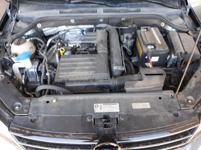 Photo 7 from auction – 2017 VOLKSWAGEN JETTA S with VIN 3VW2B7AJ6HM211826