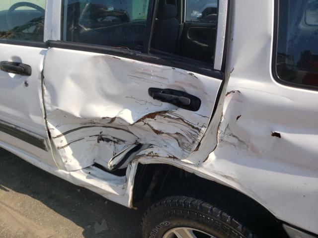 Photo 9 from auction – 2003 CHEVROLET TRACKER with VIN 2CNBE134936927374