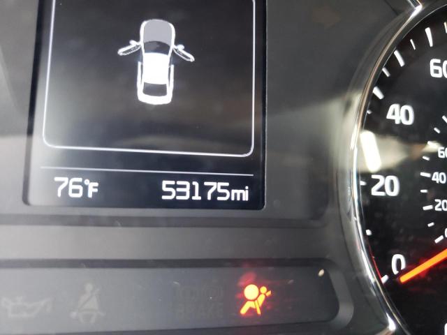 Photo 8 from auction – 2017 KIA FORTE LX with VIN 3KPFL4A77HE154034