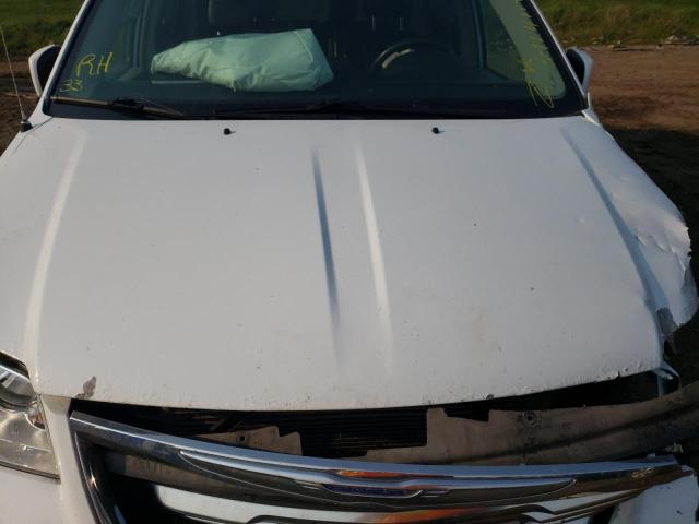 Photo 7 from auction – 2016 CHRYSLER TOWN & COU with VIN 2C4RC1BG6GR149625