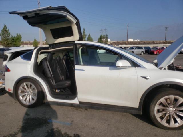 Photo 10 from auction – 2018 TESLA MODEL X with VIN 5YJXCDE28JF122356