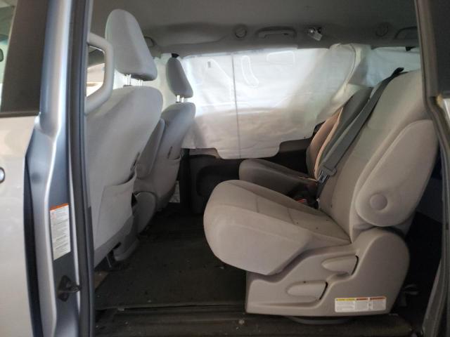 Photo 6 from auction – 2015 TOYOTA SIENNA LE with VIN 5TDKK3DC2FS678134