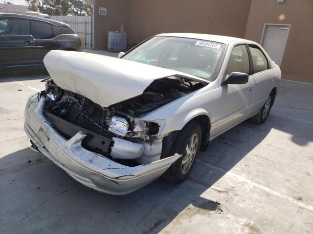 Photo 2 from auction – 2000 TOYOTA CAMRY LE with VIN 4T1BF22K7YU107161