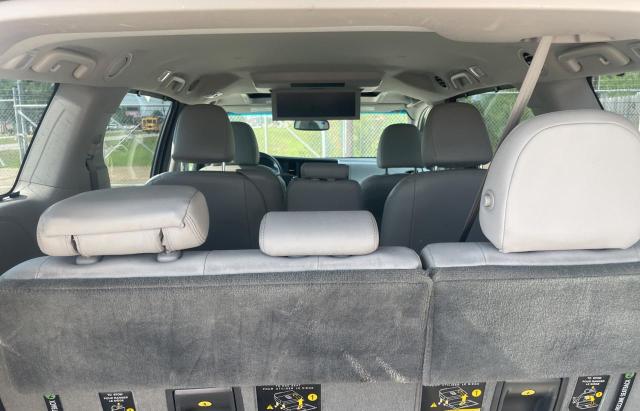 Photo 9 from auction – 2016 TOYOTA SIENNA XLE with VIN 5TDYK3DC7GS729848