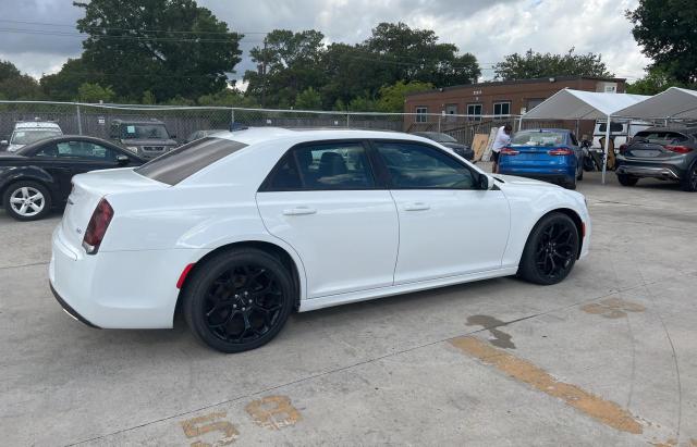 Photo 4 from auction – 2018 CHRYSLER 300 S with VIN 2C3CCABG7JH266685