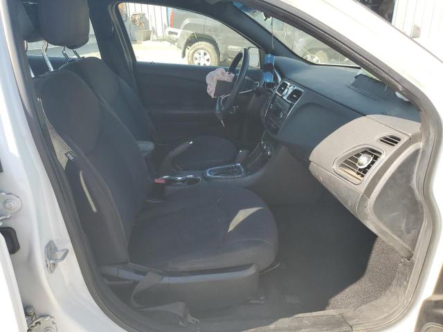 Photo 5 from auction – 2013 CHRYSLER 200 LX with VIN 1C3CCBAB3DN691392