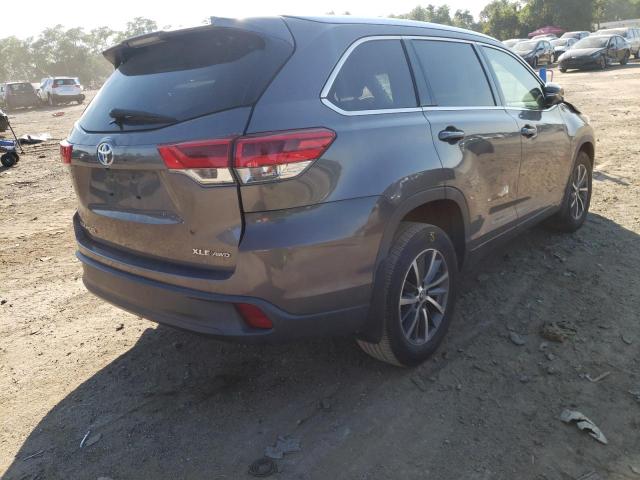 Photo 4 from auction – 2017 TOYOTA HIGHLANDER with VIN 5TDJZRFH1HS472499