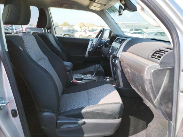 Photo 5 from auction – 2022 TOYOTA 4RUNNER SR with VIN JTEMU5JRXN6016108