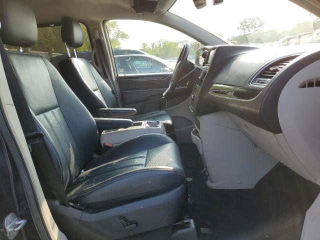 Photo 5 from auction – 2013 CHRYSLER TOWN & COU with VIN 2C4RC1CGXDR736811