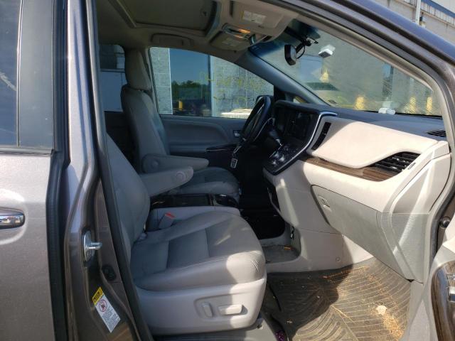 Photo 5 from auction – 2017 TOYOTA SIENNA XLE with VIN 5TDYZ3DC6HS838654