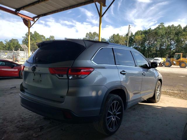 Photo 4 from auction – 2017 TOYOTA HIGHLANDER with VIN 5TDKZRFH5HS511986