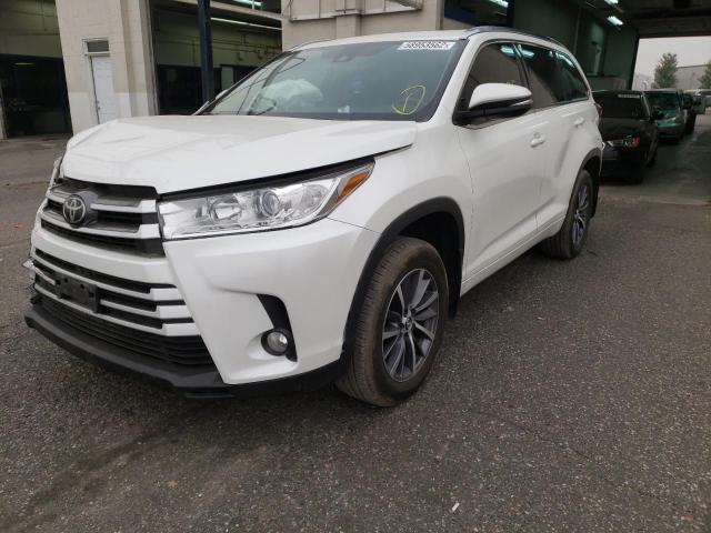 Photo 2 from auction – 2017 TOYOTA HIGHLANDER with VIN 5TDJZRFH3HS430626