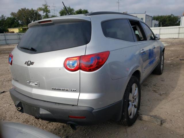Photo 4 from auction – 2010 CHEVROLET TRAVERSE L with VIN 1GNLRHEDXAS105056