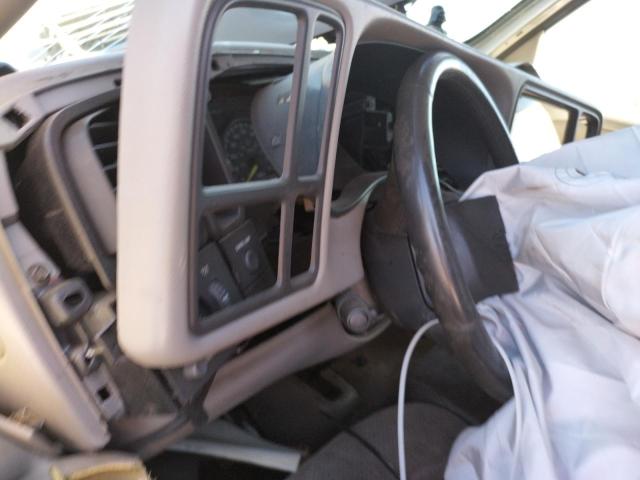 Photo 8 from auction – 1999 CHEVROLET SILVERADO with VIN 2GCEK19T2X1257646