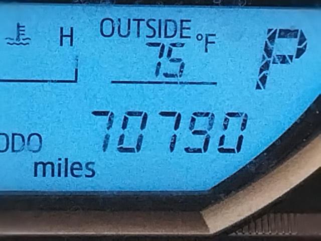 Photo 8 from auction – 2015 TOYOTA RAV4 XLE with VIN JTMRFREV2FJ015942