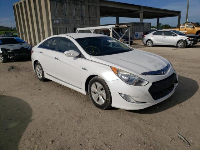 HYUNDAI SONATA HYB 2015 with VIN KMHEC4A45FA133776 - Photo from auction