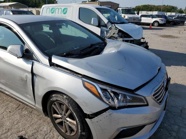 Photo 9 from auction – 2017 HYUNDAI SONATA SE with VIN 5NPE24AF5HH560959