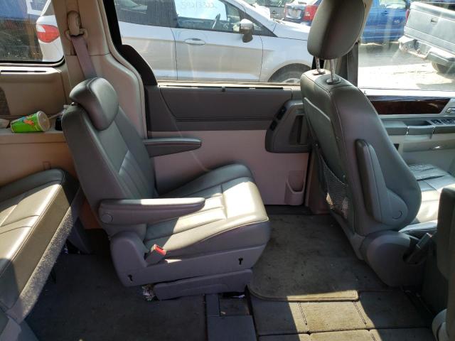 Photo 5 from auction – 2010 CHRYSLER TOWN & COU with VIN 2A4RR5D11AR128763