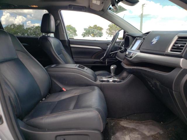 Photo 5 from auction – 2018 TOYOTA HIGHLANDER with VIN 5TDKZRFH3JS265204