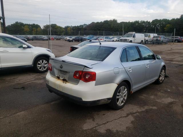 Photo 4 from auction – 2007 VOLKSWAGEN JETTA WOLF with VIN 3VWEF71K47M162294