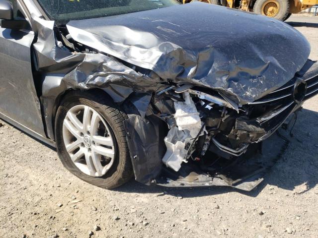 Photo 9 from auction – 2017 VOLKSWAGEN JETTA S with VIN 3VW2B7AJ2HM352568