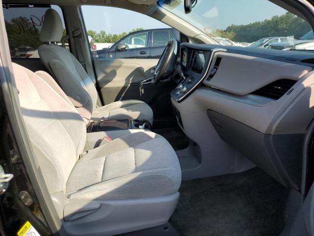Photo 5 from auction – 2015 TOYOTA SIENNA LE with VIN 5TDKK3DC1FS572824
