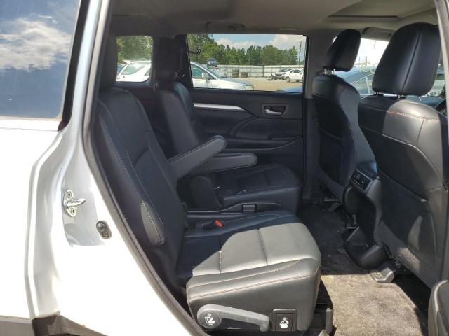 Photo 6 from auction – 2017 TOYOTA HIGHLANDER with VIN 5TDJZRFH2HS468283