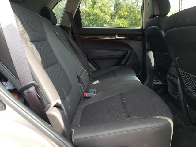 Photo 6 from auction – 2015 KIA SORENTO LX with VIN 5XYKT3A66FG560757