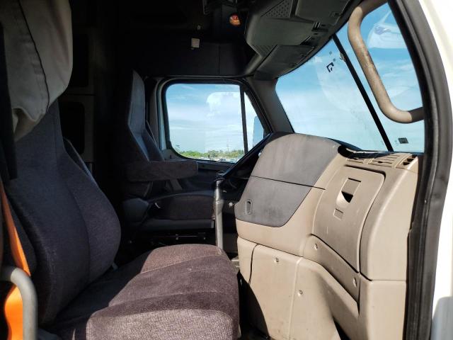 Photo 5 from auction – 2014 FREIGHTLINER CASCADIA 1 with VIN 3AKJGLBG0ESFS8297