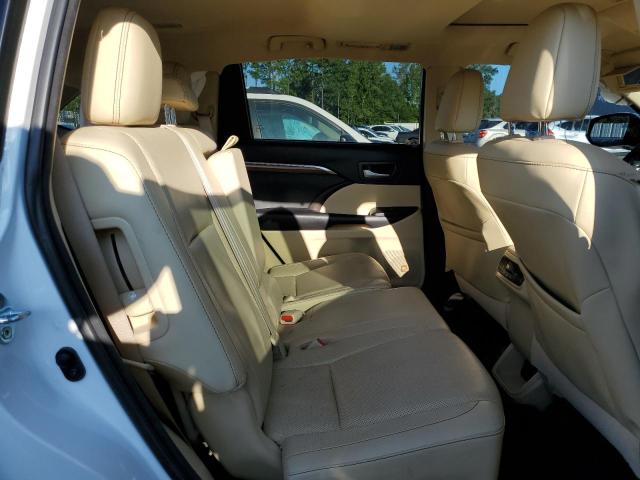 Photo 6 from auction – 2017 TOYOTA HIGHLANDER with VIN 5TDYZRFH2HS196476