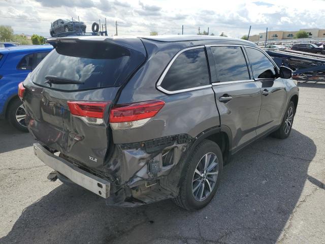Photo 4 from auction – 2019 TOYOTA HIGHLANDER with VIN 5TDKZRFH6KS337174