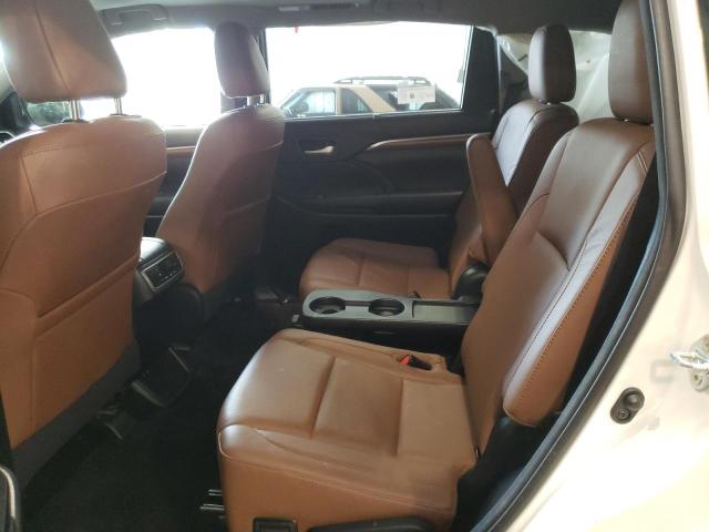 Photo 6 from auction – 2017 TOYOTA HIGHLANDER with VIN 5TDDGRFH0HS032972