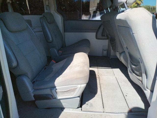 Photo 6 from auction – 2010 CHRYSLER TOWN & COU with VIN 2A4RR5D18AR491996