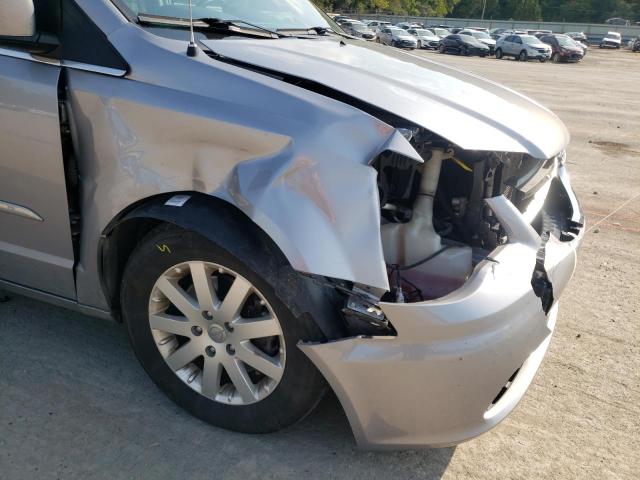 Photo 9 from auction – 2015 CHRYSLER TOWN & COU with VIN 2C4RC1BG1FR588293