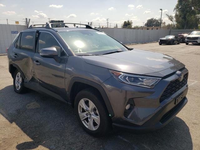 TOYOTA RAV4 XLE 2021 with VIN JTMR6RFV3MD015636 - Photo from auction