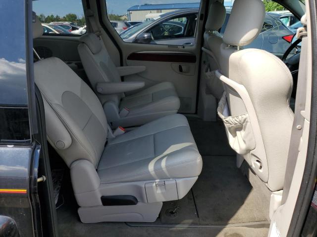Photo 6 from auction – 2005 CHRYSLER TOWN & COU with VIN 2C8GP64L05R402548