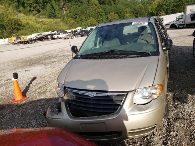 Photo 7 from auction – 2005 CHRYSLER TOWN & COU with VIN 2C8GP54L75R267823