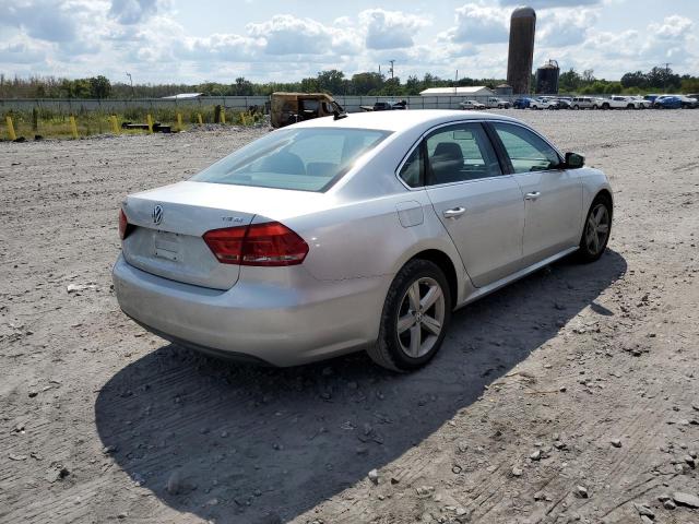 Photo 4 from auction – 2015 VOLKSWAGEN PASSAT SE with VIN 1VWBT7A38FC027520