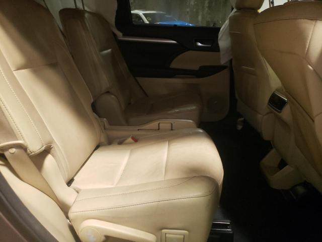 Photo 6 from auction – 2017 TOYOTA HIGHLANDER with VIN 5TDJZRFH1HS361368