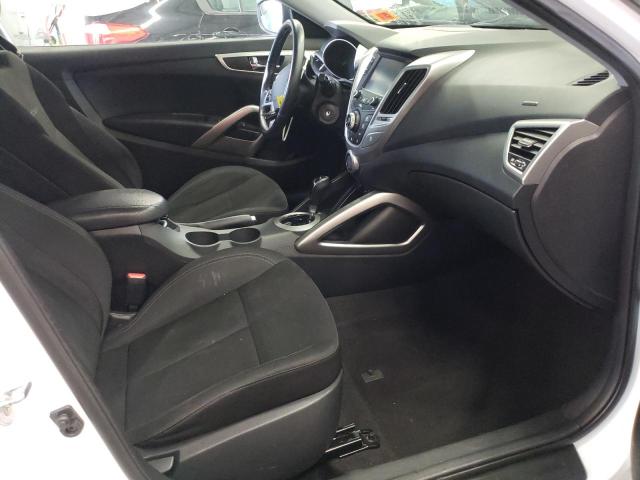 Photo 5 from auction – 2017 HYUNDAI VELOSTER with VIN KMHTC6AD7HU315578